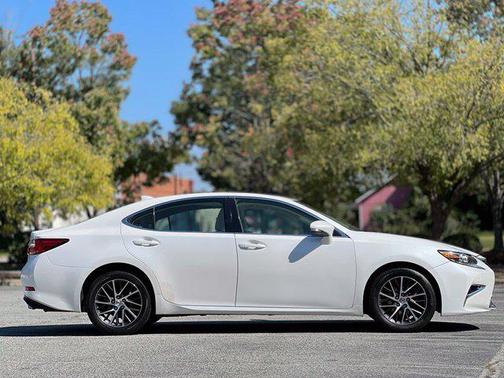 White Pearl 2016 Lexus ES 350 Base
