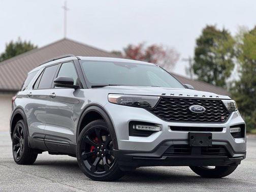 Iconic Silver Metallic 2020 Ford Explorer ST