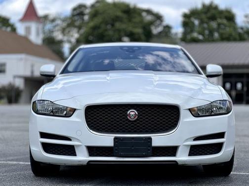 2017 Jaguar XE 25t