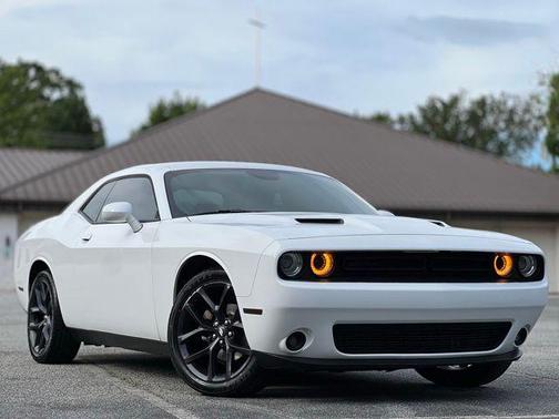 White Knuckle Clearcoat 2021 Dodge Challenger SXT