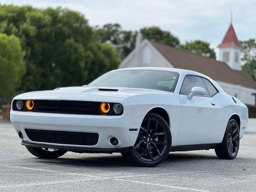 White Knuckle Clearcoat 2021 Dodge Challenger SXT