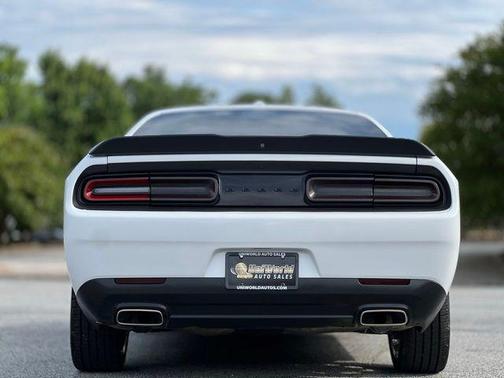 White Knuckle Clearcoat 2021 Dodge Challenger SXT