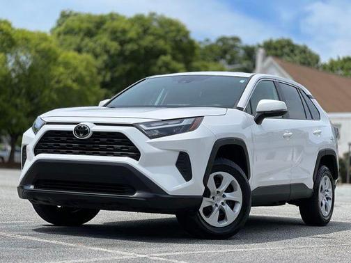 Ice Cap 2023 Toyota RAV4 LE