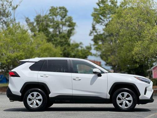 Ice Cap 2023 Toyota RAV4 LE