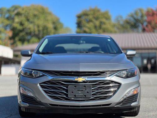 Sterling Gray Metallic 2023 Chevrolet Malibu FWD 1LT