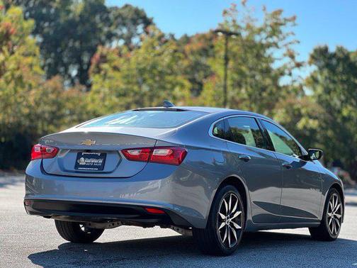Sterling Gray Metallic 2023 Chevrolet Malibu FWD 1LT