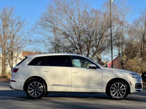 2019 Audi Q7 55 Premium Plus