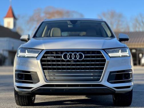 2019 Audi Q7 55 Premium Plus