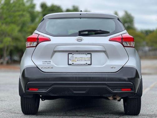 Brilliant Silver Metallic 2019 Nissan Kicks SV
