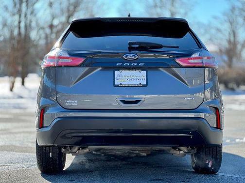 2022 Ford Edge SE
