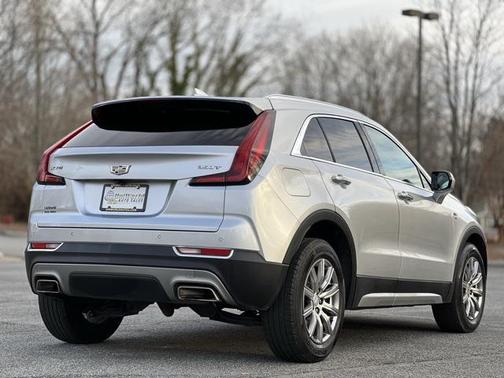 2022 Cadillac XT4 Premium Luxury