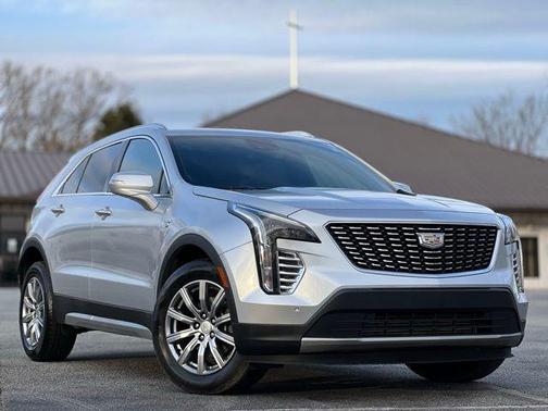 2022 Cadillac XT4 Premium Luxury