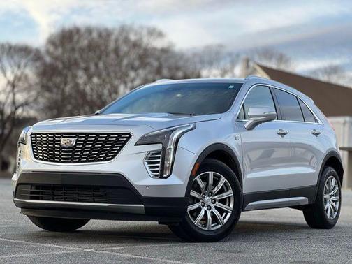 2022 Cadillac XT4 Premium Luxury