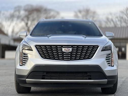 2022 Cadillac XT4 Premium Luxury