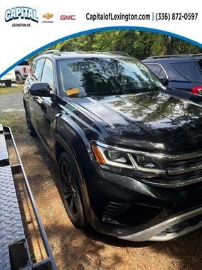 Deep Black Pearl Effect 2022 Volkswagen Atlas 3.6L SE w/Technology