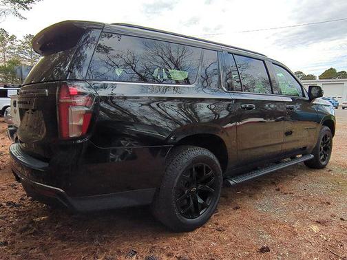 2022 Chevrolet Suburban 4WD Z71