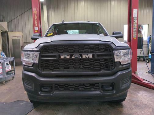 2020 RAM 2500 Tradesman Crew Cab 4X4 6'4' Box