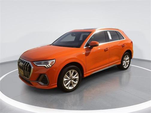 2023 Audi Q3 S line Premium