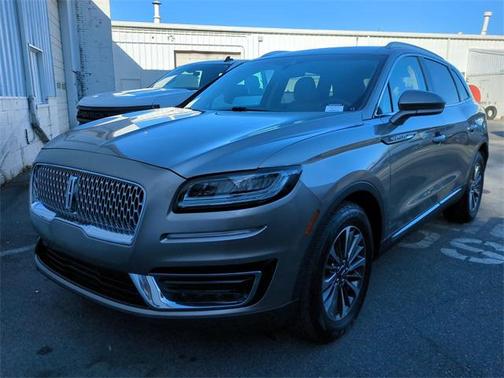 2019 Lincoln Nautilus Select
