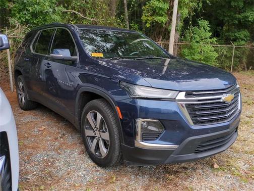 2022 Chevrolet Traverse LT Leather
