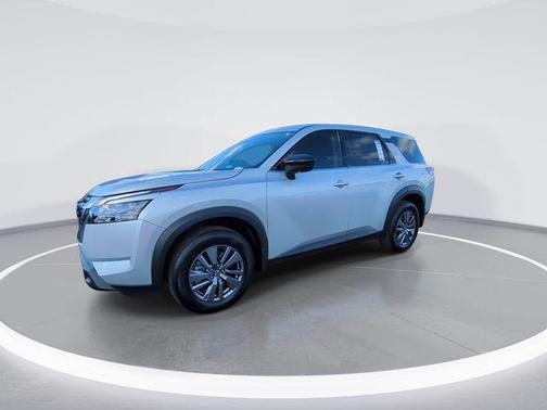2025 Nissan Pathfinder S
