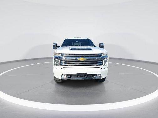 Iridescent Pearl Tricoat 2023 Chevrolet Silverado 2500 High Country