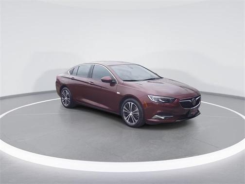 2018 Buick Regal Sportback Essence