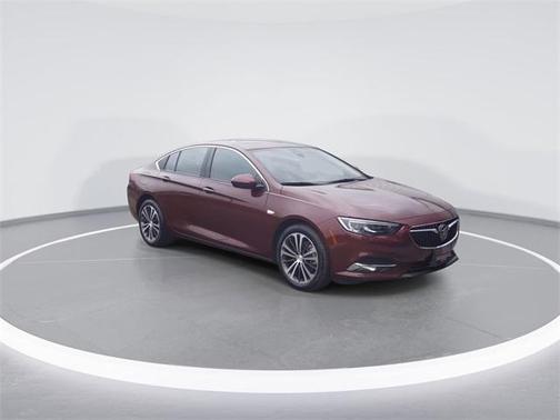 2018 Buick Regal Sportback Essence