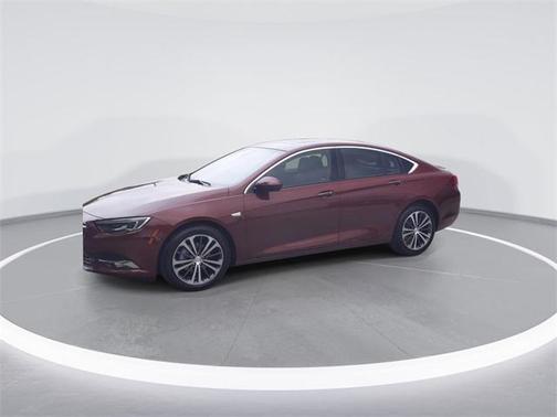 2018 Buick Regal Sportback Essence
