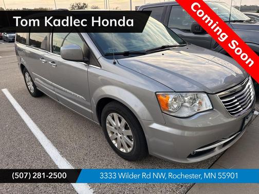 2016 Chrysler Town & Country Touring