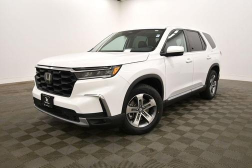 White 2023 Honda Pilot EX-L