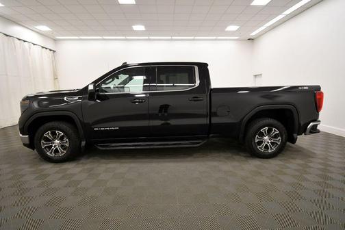 Onyx Black 2022 GMC Sierra 1500 SLE
