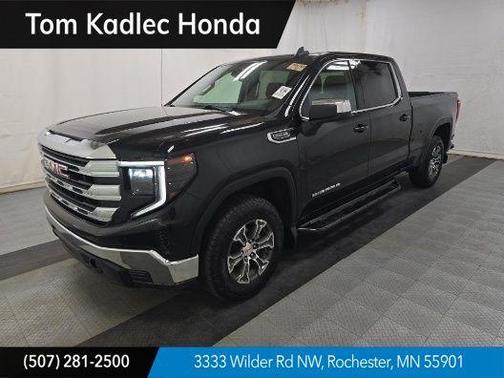 Onyx Black 2022 GMC Sierra 1500 SLE
