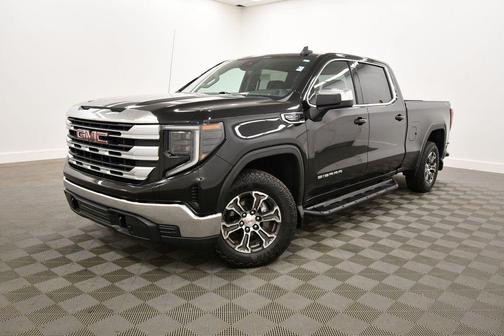 Onyx Black 2022 GMC Sierra 1500 SLE