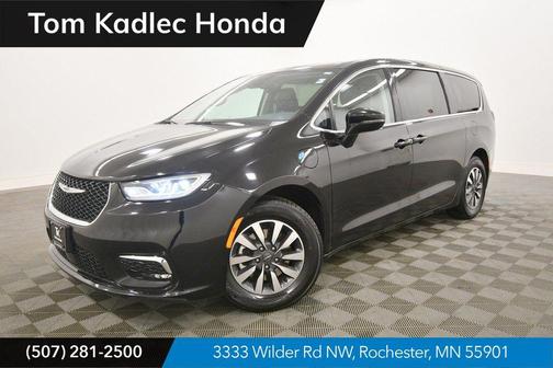 2024 Chrysler Pacifica Hybrid Select