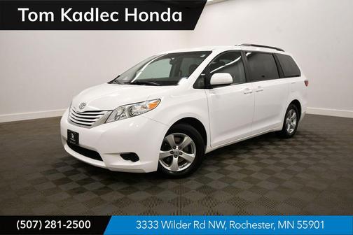 Super White 2016 Toyota Sienna LE