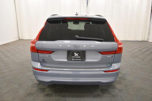 2022 Volvo XC60 B5 Momentum