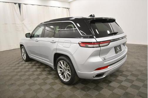 2022 Jeep Grand Cherokee Summit
