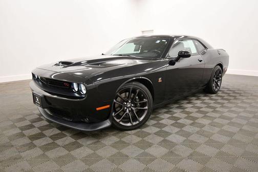 Pitch Black Clearcoat 2020 Dodge Challenger R/T Scat Pack