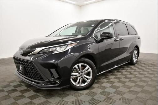 2022 Toyota Sienna XSE 7 Passenger