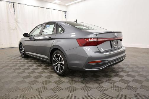 Platinum Gray Metallic 2025 Volkswagen Jetta 1.5T Sport