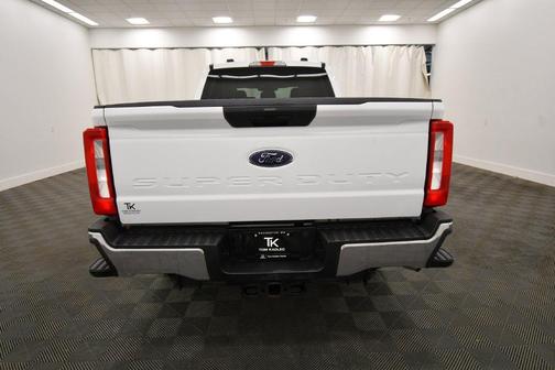 Oxford White 2025 Ford F-250 XLT