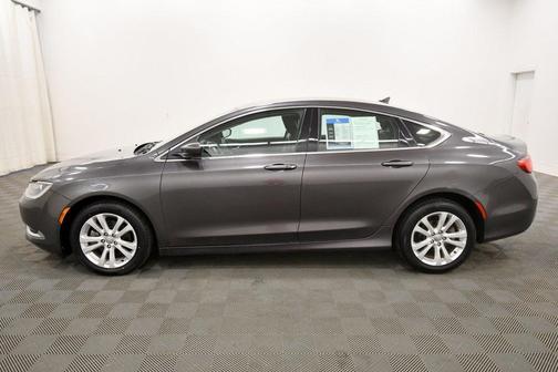 2017 Chrysler 200 Limited