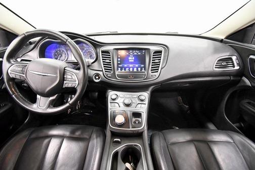 2017 Chrysler 200 Limited