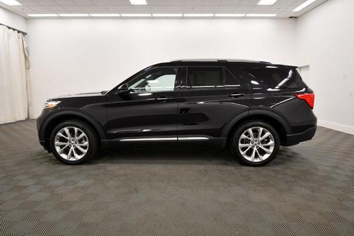 Black Metallic 2023 Ford Explorer Platinum