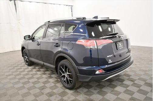 2017 Toyota RAV4 SE