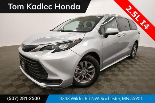 2024 Toyota Sienna LE