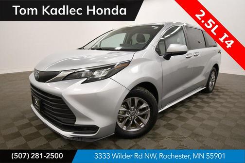 2024 Toyota Sienna LE