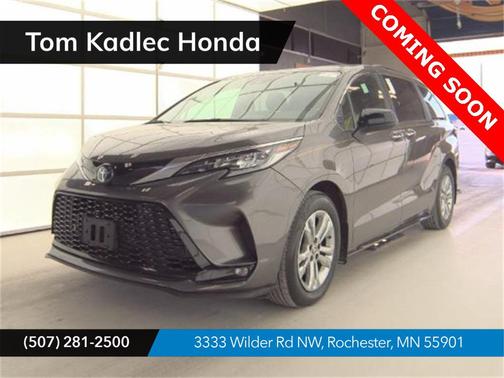 2022 Toyota Sienna XSE 7 Passenger