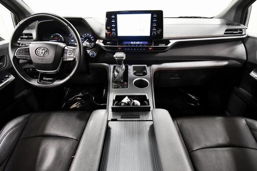 2022 Toyota Sienna XSE 7 Passenger